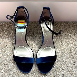 Bandolino 3 in Strappy Heel Size 9
